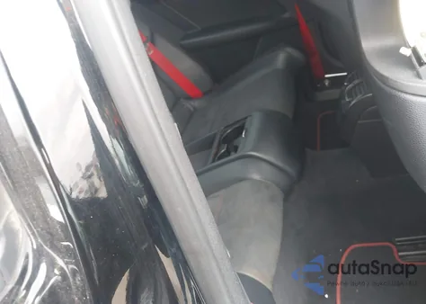 2013 Mercedes-Benz C 250 z USA, uszkodzony, nr VIN WDDGJ4HB0DF944382